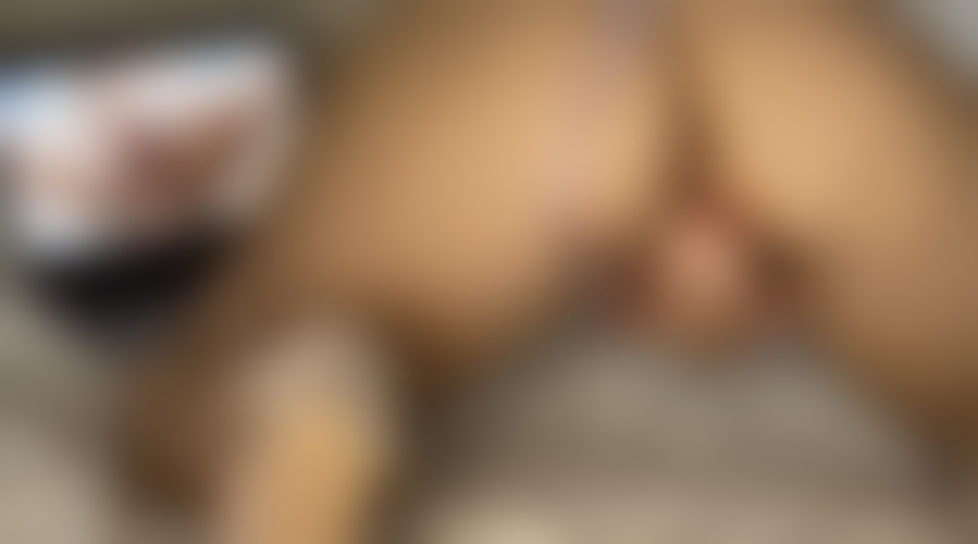 Zdjęcie 3 z galerii Masturbuje się do filmu porno 🥵