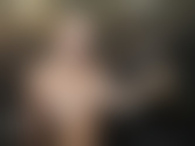 Zdjęcie 3 z galerii Ostra Masturbacja pod prysznicem w pokoju BDSM