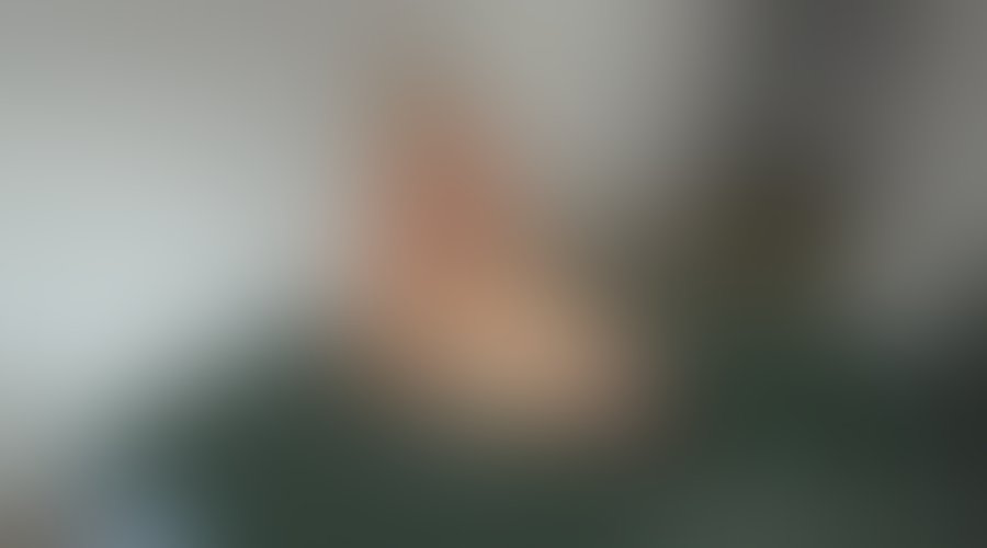 Zdjęcie 12 z galerii Ulegla Studentka 20 lat na Praktykach u Mamusi Milf