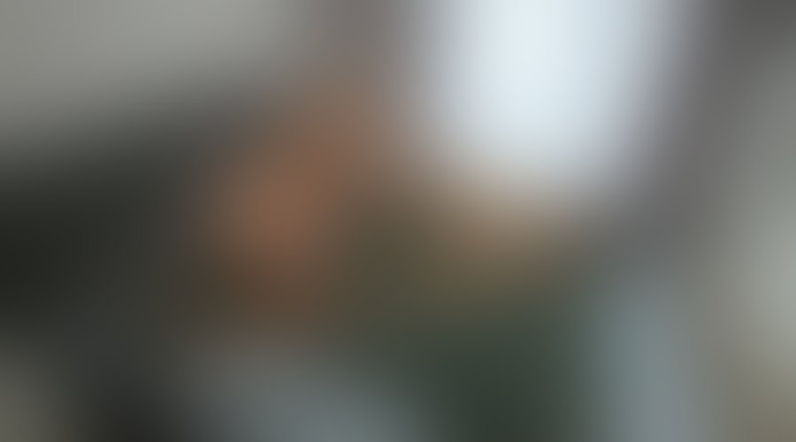 Zdjęcie 22 z galerii Ulegla Studentka 20 lat na Praktykach u Mamusi Milf