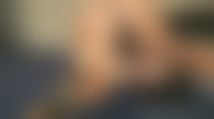 Zdjęcie 6 z galerii Ulegla Studentka 20 lat na Praktykach u Mamusi Milf