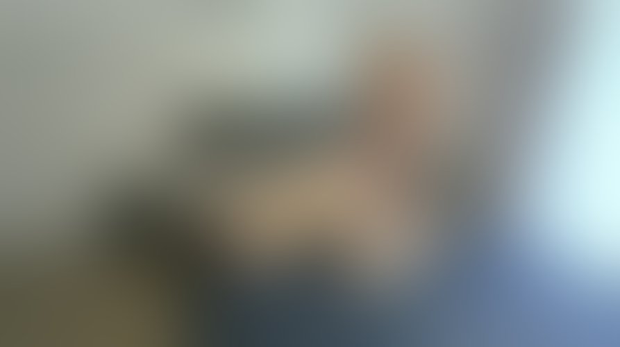 Zdjęcie 10 z galerii Ulegla Studentka 20 lat na Praktykach u Mamusi Milf