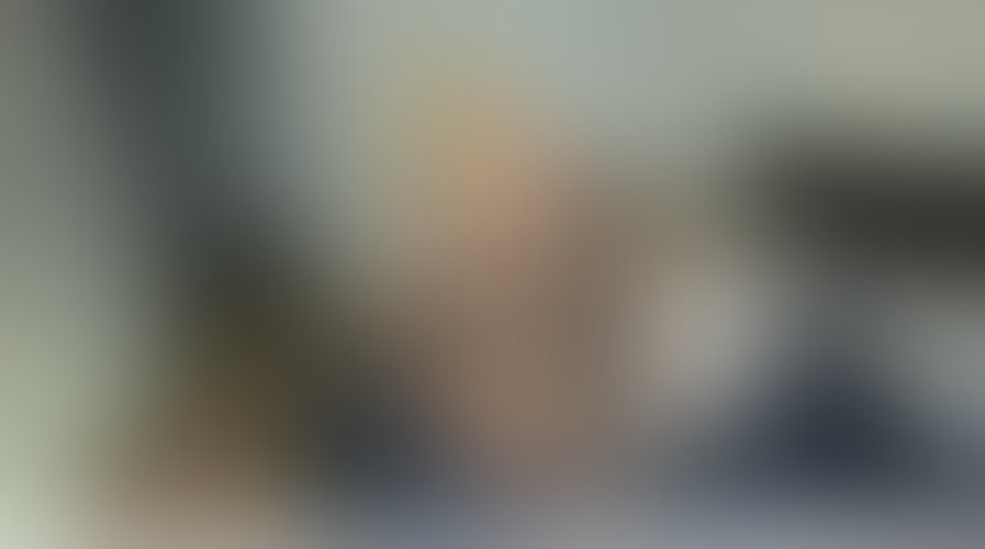 Zdjęcie 4 z galerii Ulegla Studentka 20 lat na Praktykach u Mamusi Milf