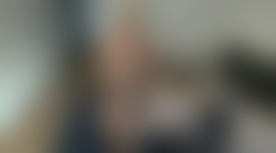 Zdjęcie 3 z galerii Ulegla Studentka 20 lat na Praktykach u Mamusi Milf