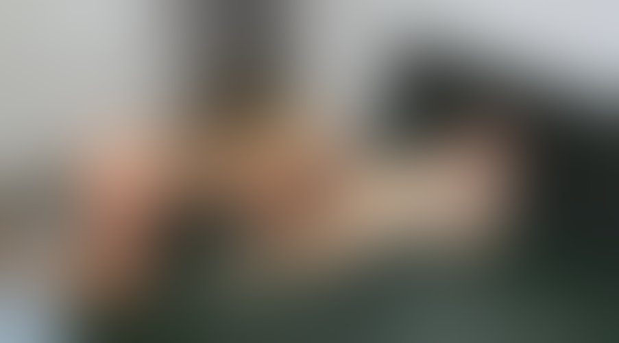 Zdjęcie 15 z galerii Ulegla Studentka 20 lat na Praktykach u Mamusi Milf