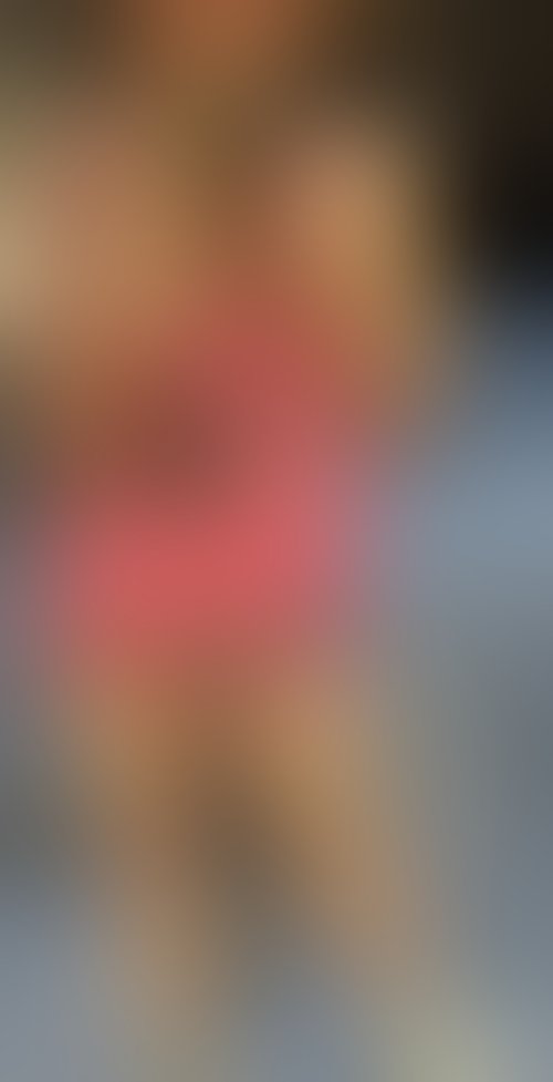Zdjęcie 3 z galerii zboczona dziewczynka lubi pokazywać cycuszki w miejscach publicznych