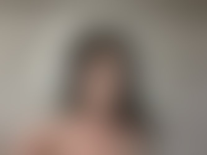 Zdjęcie 2 z galerii Goth Soft Submissive Girl